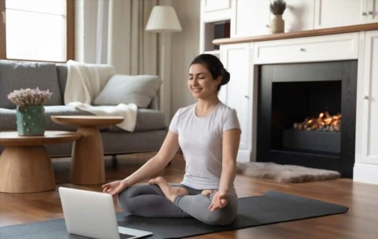 What Is the Difference Between Activewear and Sportswear? What Is the Difference Between Activewear and Sportswear?