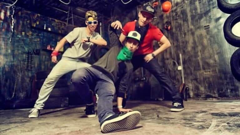 From the Beatles to K-Pop: The Impact of Music Bands on Fashion Trends From the Beatles to K-Pop: The Impact of Music Bands on Fashion Trends